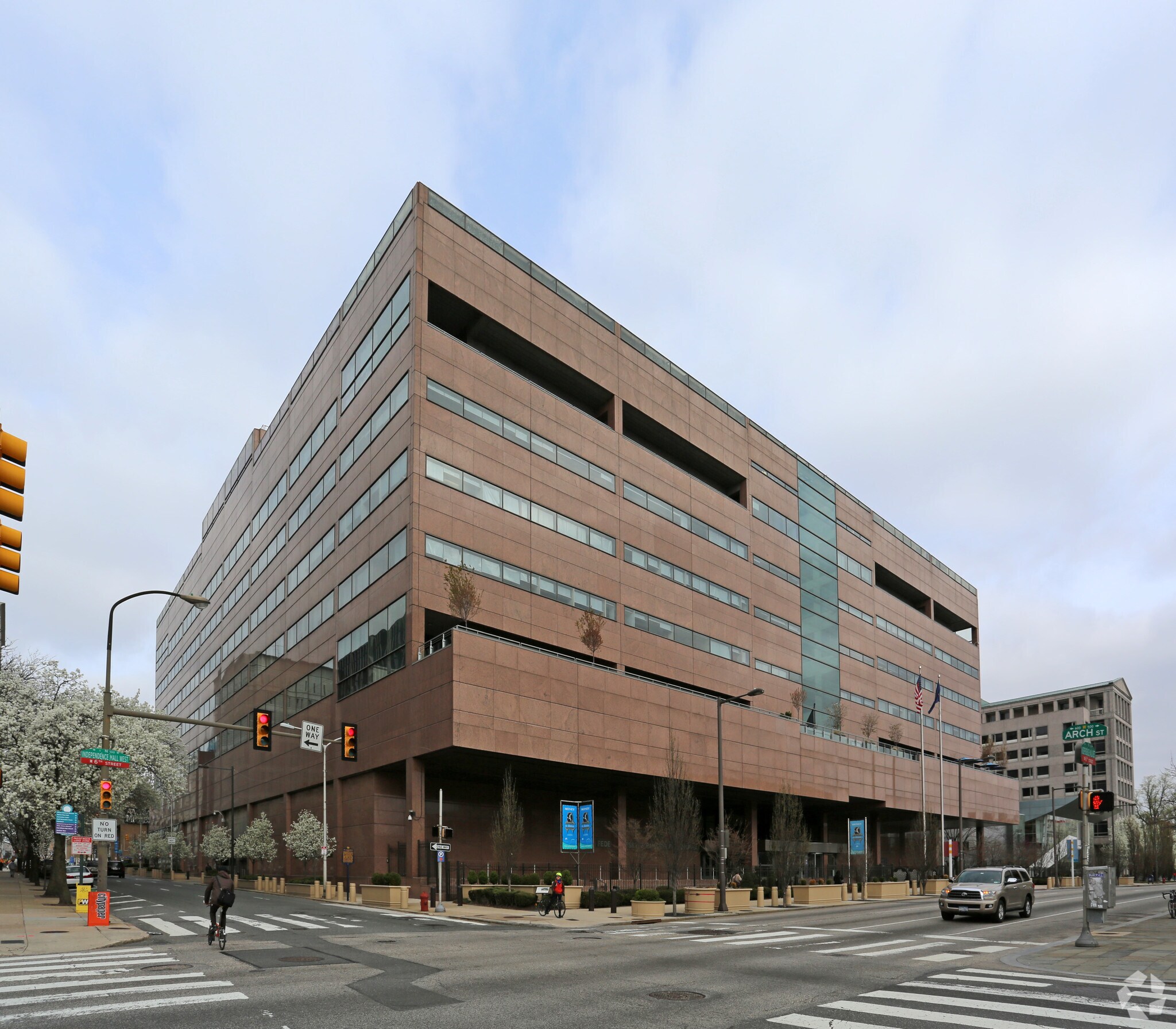 150 N Independence Mall West, Philadelphia, PA à louer Photo principale– Image 1 sur 17