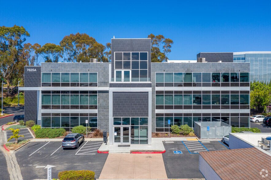 7625-7675 Mesa College Dr, San Diego, CA à louer - Photo de l’immeuble – Image 3 sur 4
