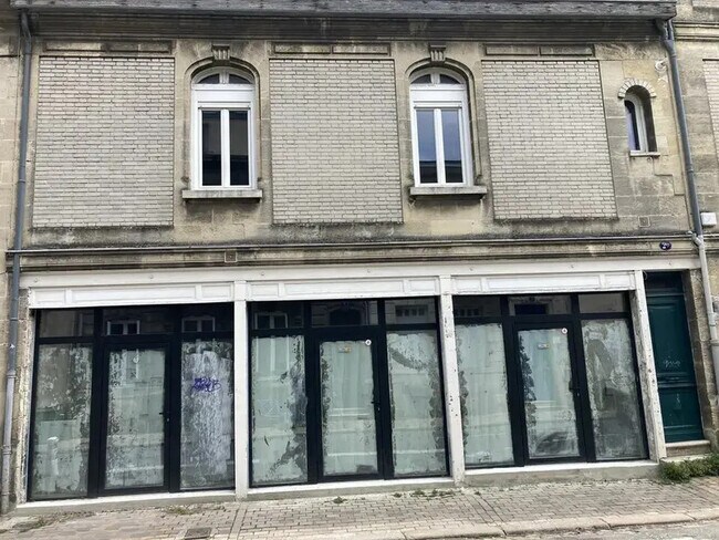 Plus de détails pour Local commercial à louer