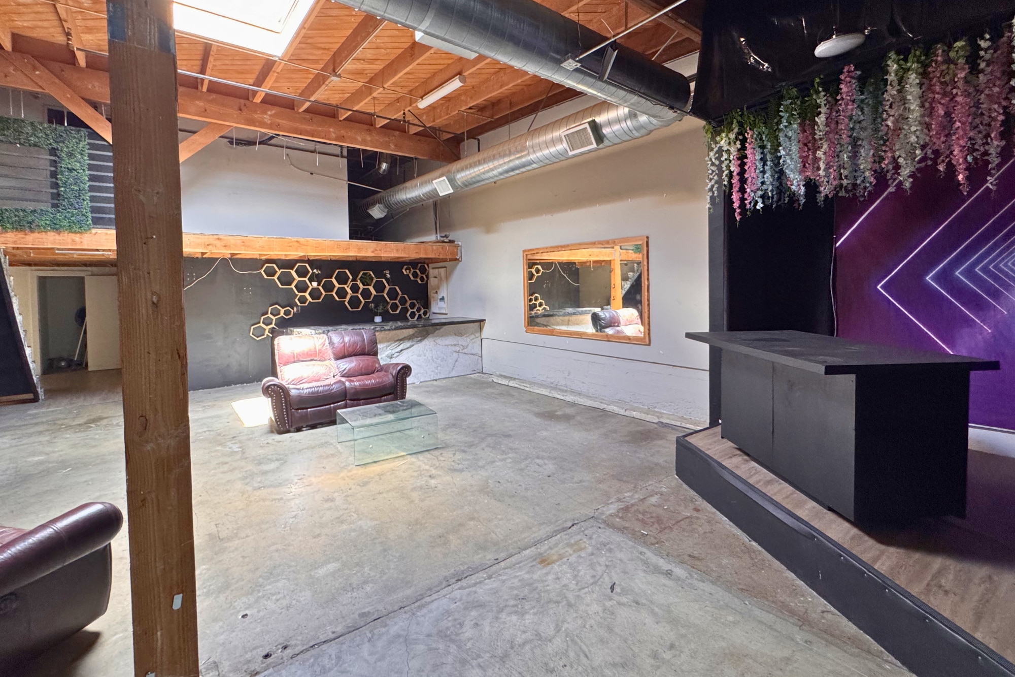 3751 E Olympic Blvd, Los Angeles, CA à louer Photo intérieure– Image 1 sur 10