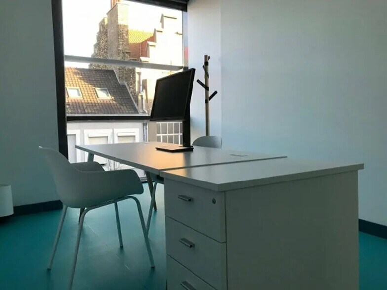 Bureau dans Calais à louer - Photo de l’immeuble – Image 1 sur 4