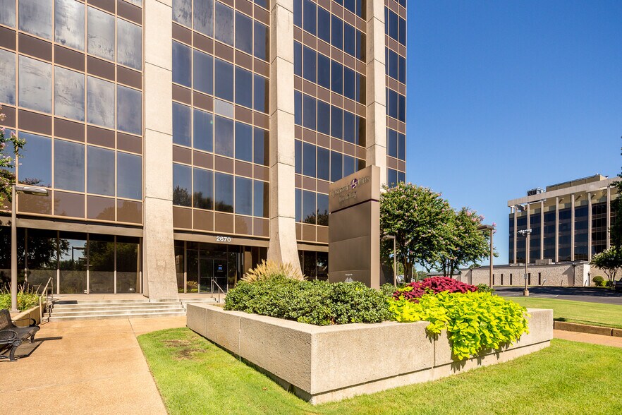2670 Union Avenue Ext, Memphis, TN à louer - Photo de l’immeuble – Image 3 sur 6