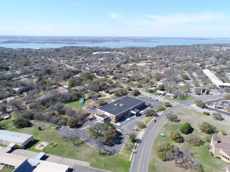 6600 Fish Pond Rd, Waco, TX à louer - Photo de l’immeuble – Image 3 sur 4