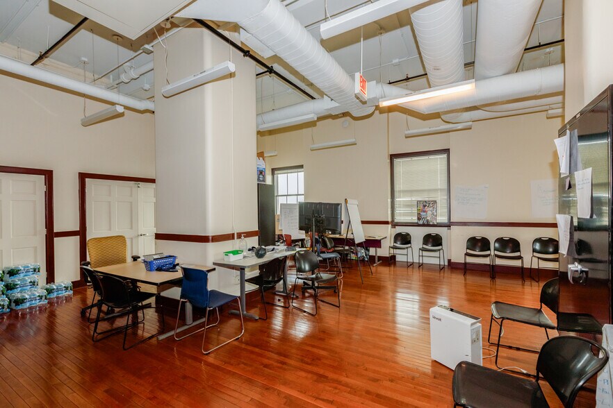 906 S Homan Ave, Chicago, IL à louer - Photo de l’immeuble – Image 3 sur 9
