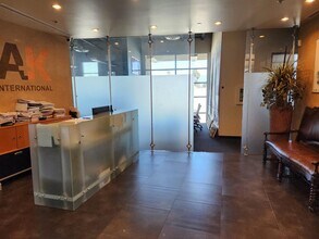 14738 Pipeline Ave, Chino Hills, CA à louer Photo intérieure– Image 2 sur 15
