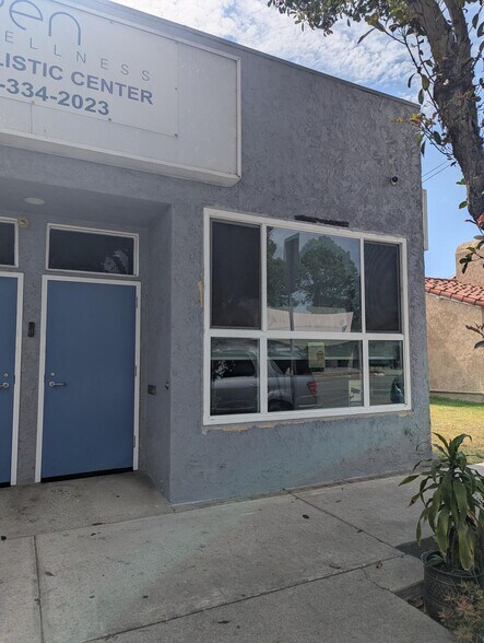 16119 Clark Ave, Bellflower, CA à louer - Photo de l’immeuble – Image 2 sur 5