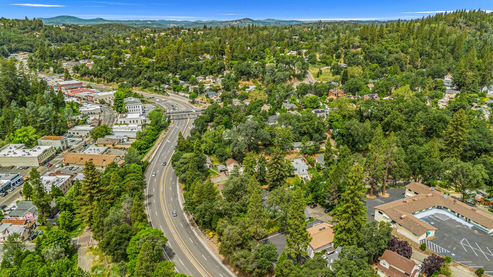 1024 Simon Dr, Placerville, CA à vendre - Photo de l’immeuble – Image 2 sur 25