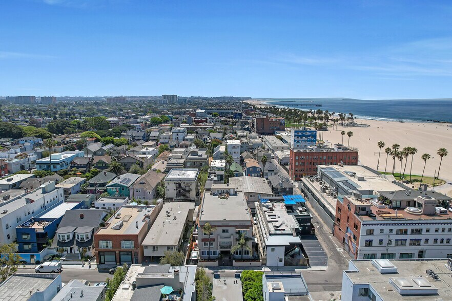 20 Brooks Ave, Venice, CA à vendre - Photo de l’immeuble – Image 2 sur 4