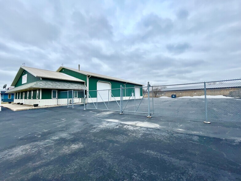 320 Industrial Dr, Griffith, IN à louer - Photo de l’immeuble – Image 3 sur 21