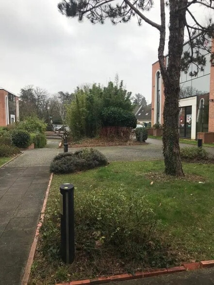 21 Rue Albert Calmette, Jouy-en-Josas à louer - Photo de l’immeuble – Image 3 sur 7