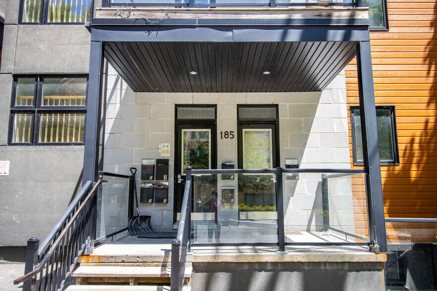 185 Henderson Ave, Ottawa, ON à vendre - Photo de l’immeuble – Image 2 sur 30