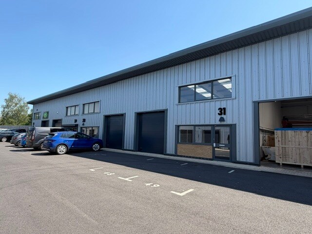 Commerce Close, Westbury à louer Photo de l’immeuble– Image 1 sur 4