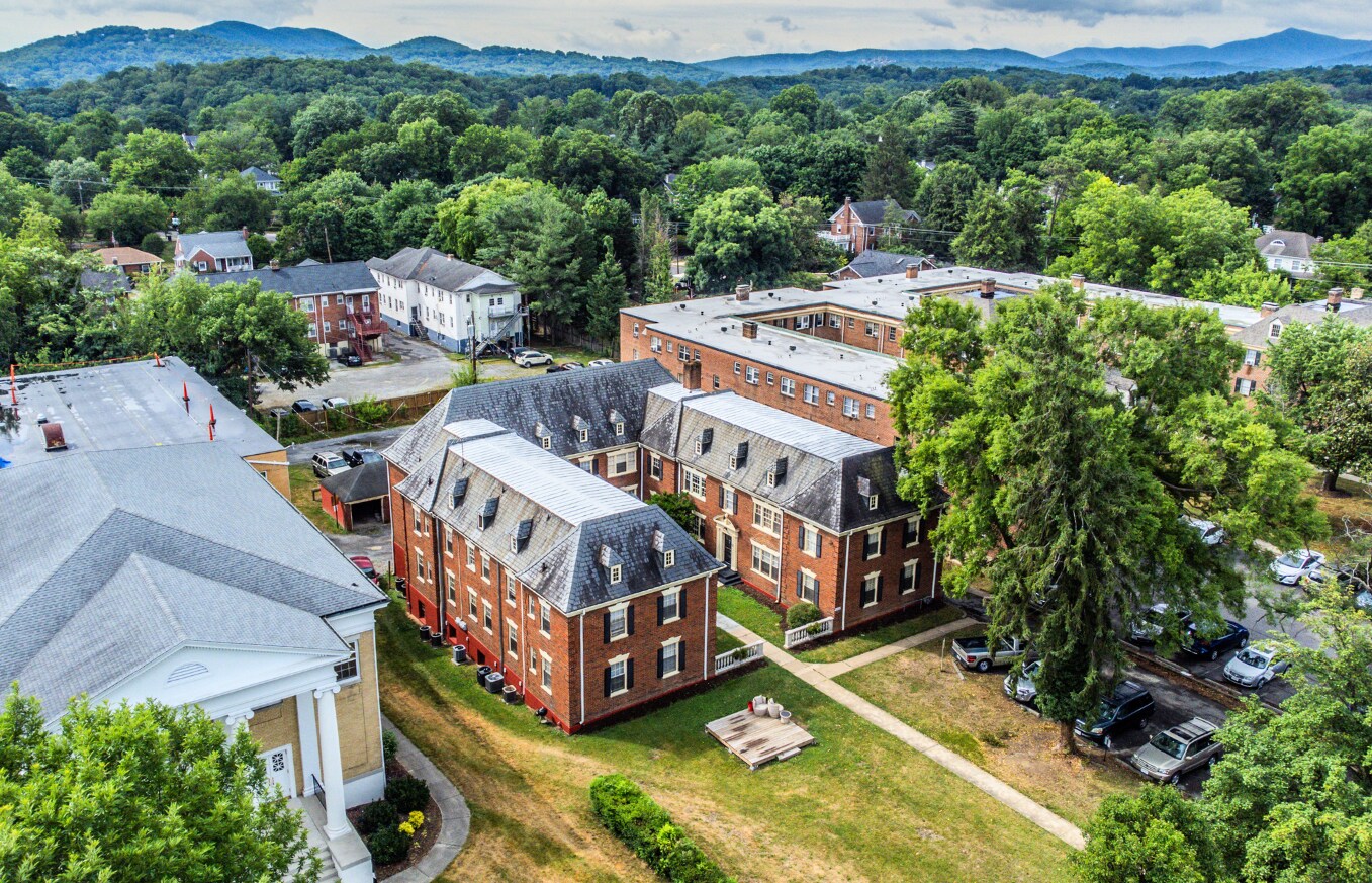 1712 Grandin Rd SW, Roanoke, VA à vendre Photo principale– Image 1 sur 13