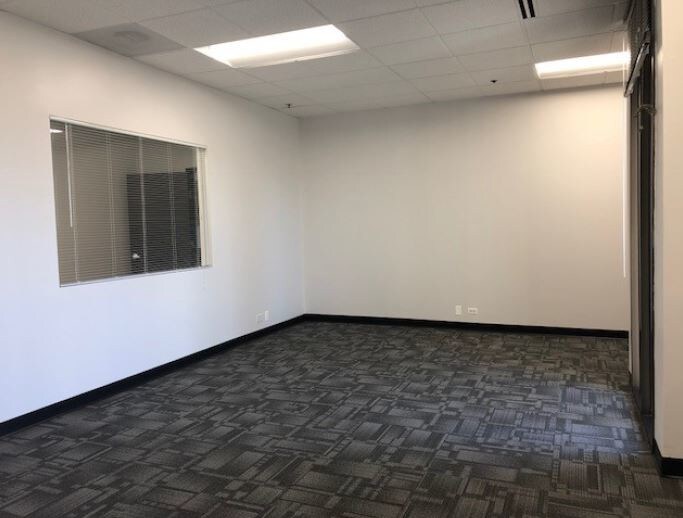 700 N Rohlwing Rd, Itasca, IL à louer - Photo intérieure – Image 2 sur 17