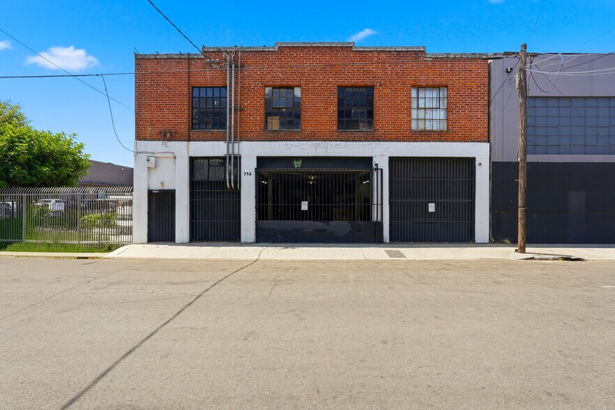 714 Ducommun St, Los Angeles, CA à louer - Photo de l’immeuble – Image 3 sur 34