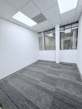 4406 W Linebaugh Ave, Tampa, FL à louer Photo intérieure– Image 2 sur 6