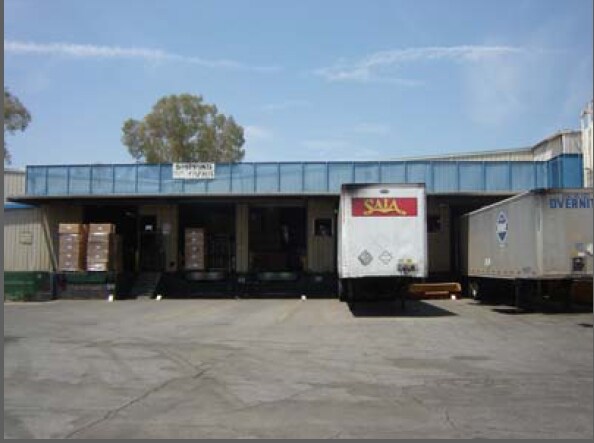 1061 W 5th St, Azusa, CA à louer - Photo de l’immeuble – Image 2 sur 6