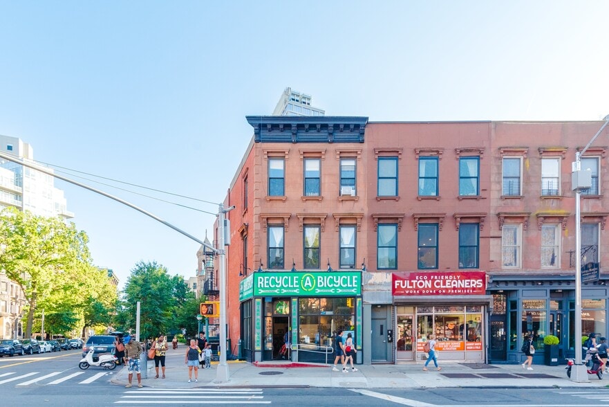 858 Fulton St, Brooklyn, NY à louer - Photo de l’immeuble – Image 2 sur 15