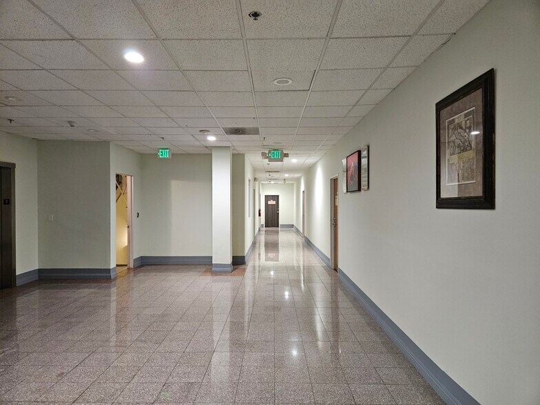 3000 W 6th St, Los Angeles, CA à louer - Photo de l’immeuble – Image 3 sur 5