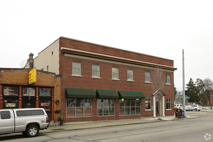 756-758 W Fulton St, Grand Rapids, MI à louer - Photo de l’immeuble – Image 2 sur 3