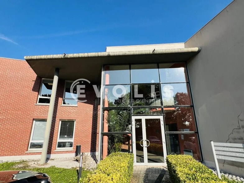 Bureau dans Magny-le-Hongre à louer - Photo de l’immeuble – Image 1 sur 9