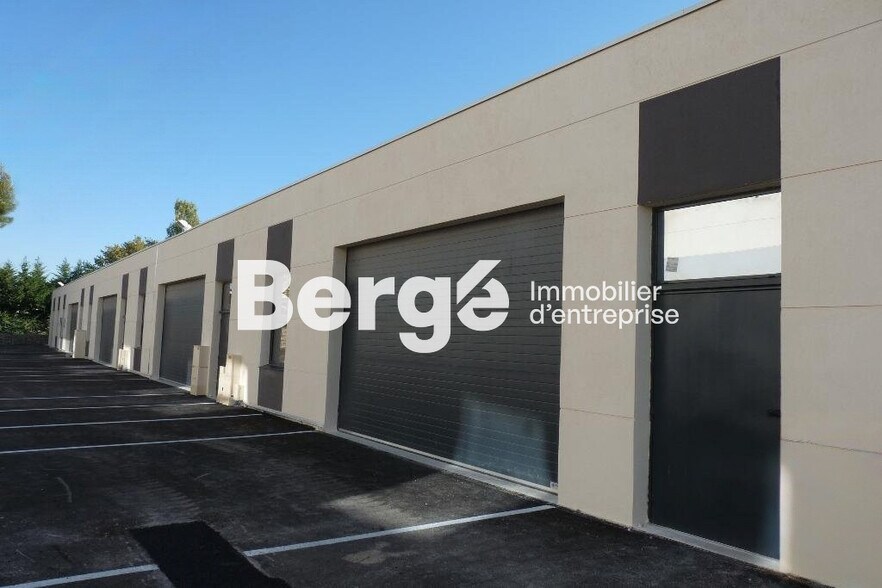 Industriel/Logistique dans Grasse à louer - Photo de l’immeuble – Image 3 sur 4