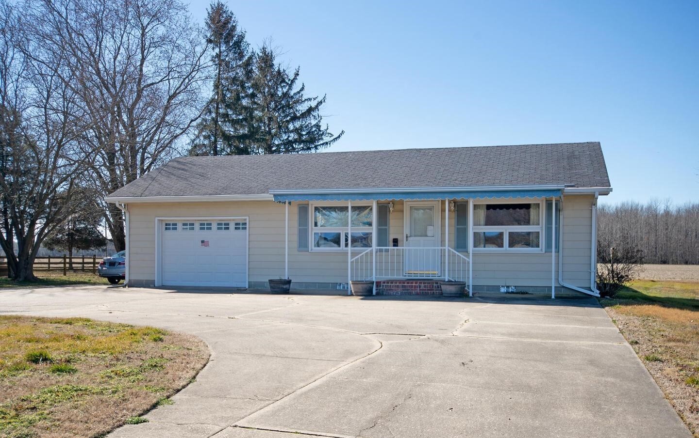 11586 S DuPont Hwy, Felton, DE à louer Photo de l’immeuble– Image 1 sur 5