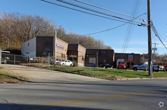 3151 Roanoke Rd, Kansas City, MO à louer Photo de l’immeuble– Image 2 sur 2