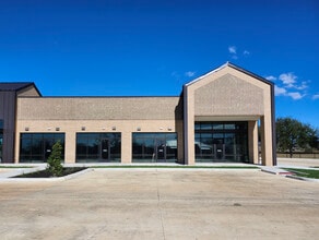 7355 Main st, Fulshear, TX à louer Photo intérieure– Image 1 sur 2