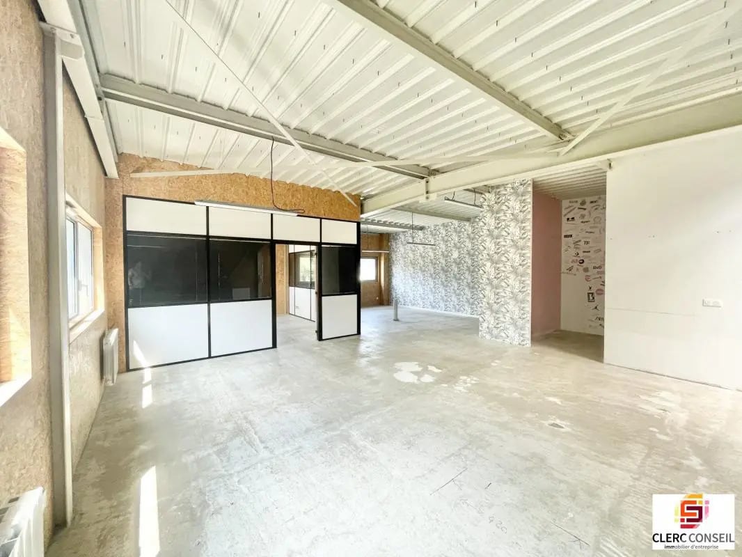 Bureau dans Mont-Saint-Aignan à louer Photo de l’immeuble– Image 1 sur 13