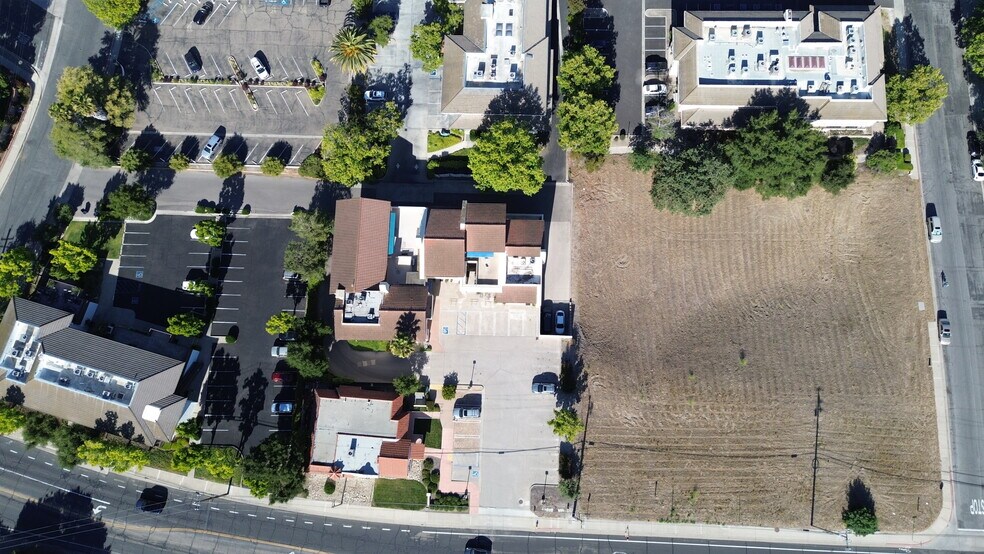 680 Alamo Pintado Rd, Solvang, CA à vendre - Photo de l’immeuble – Image 3 sur 17