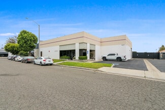 Plus de détails pour 2850 E Via Martens, Anaheim, CA - Industriel/Logistique à louer