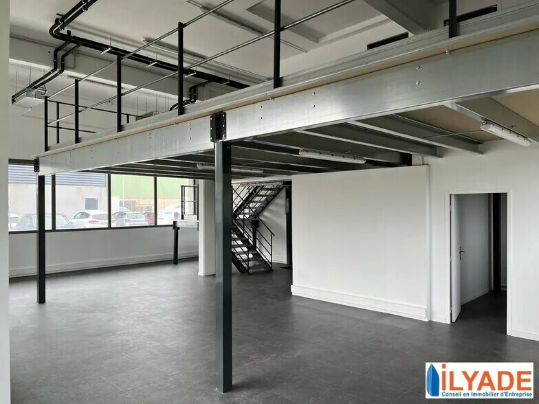 Bureau dans Gardanne à louer - Photo de l’immeuble – Image 3 sur 6