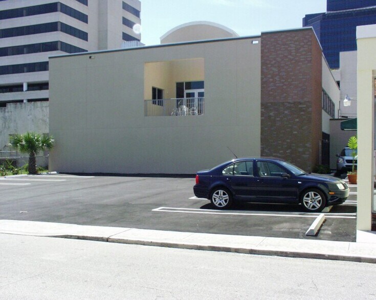 700 N Olive Ave, West Palm Beach, FL à vendre - Photo de l’immeuble – Image 3 sur 16