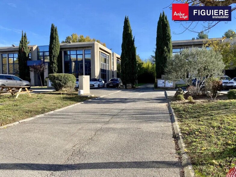 Bureau dans Meyreuil à louer - Photo de l’immeuble – Image 3 sur 17