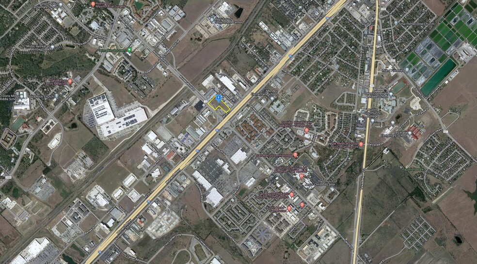 2030 N IH 35, San Marcos, TX à vendre - Photo de l’immeuble – Image 3 sur 8