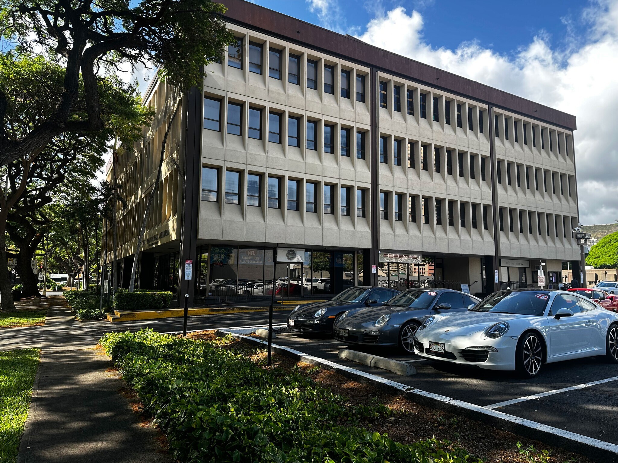 600 Kapiolani Blvd, Honolulu, HI à louer Photo de l’immeuble– Image 1 sur 9