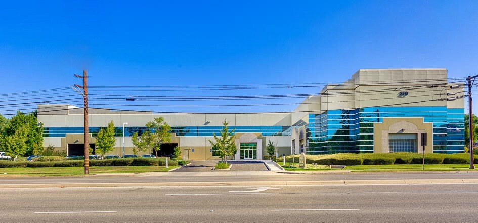 279 E Arrow Hwy, San Dimas, CA à louer Photo principale– Image 1 sur 7