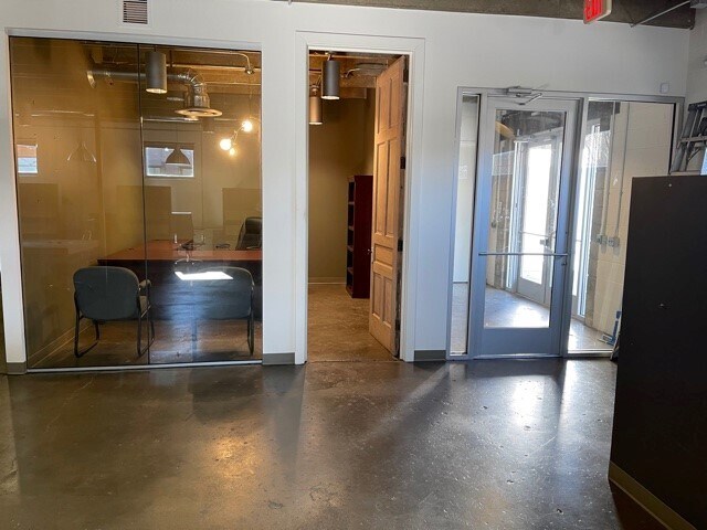 2928 Foster Creighton Dr, Nashville, TN à louer - Photo de l’immeuble – Image 3 sur 7