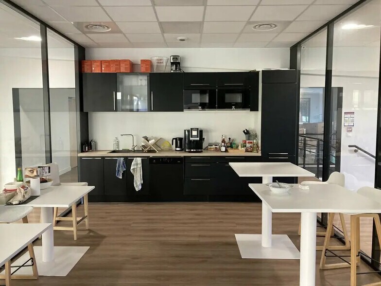 Bureau dans Bordeaux à louer - Photo de l’immeuble – Image 2 sur 12