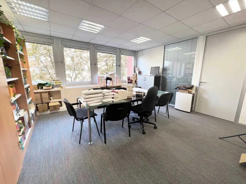 Bureau dans Paris à louer - Photo de l’immeuble – Image 2 sur 7
