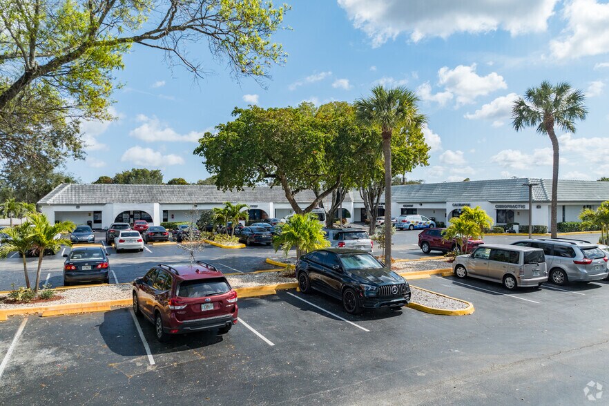 7200 W Commercial Blvd, Lauderhill, FL à louer - Photo de l’immeuble – Image 3 sur 5