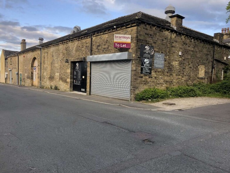1 Ruth St, Huddersfield à louer - Photo principale – Image 1 sur 1