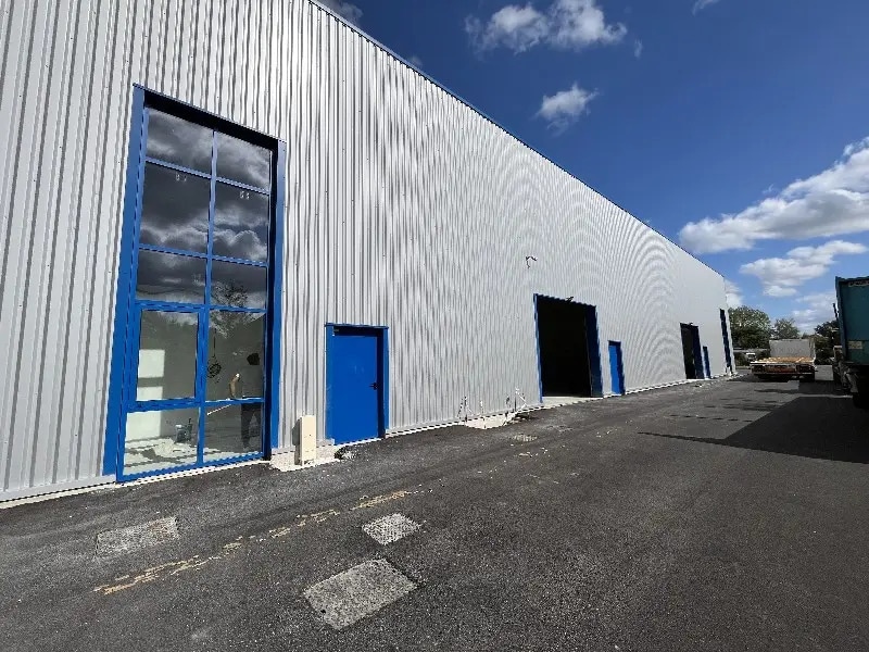 Local d’activités dans Ercuis à louer Photo de l’immeuble– Image 1 sur 19