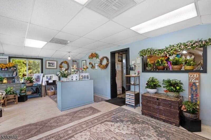 634 Willow Grove St, Hackettstown, NJ à vendre - Photo de l’immeuble – Image 2 sur 25