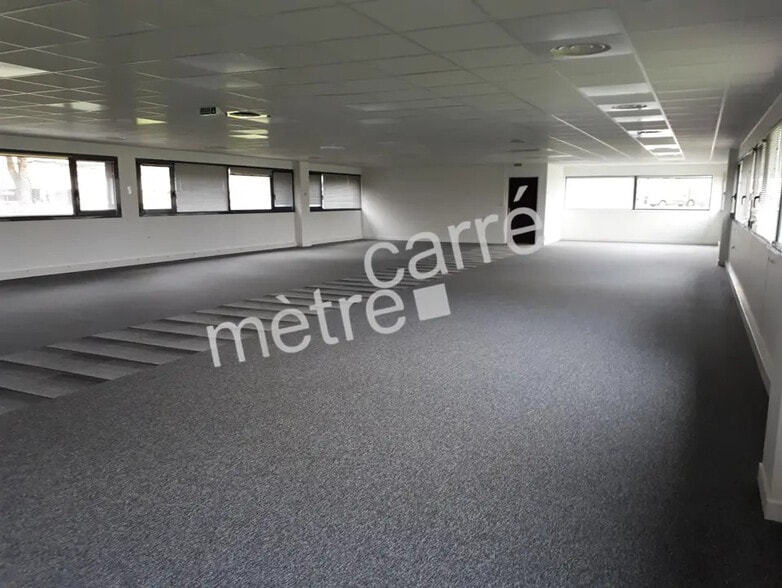 Bureau dans Saint-Herblain à louer - Photo de l’immeuble – Image 2 sur 4