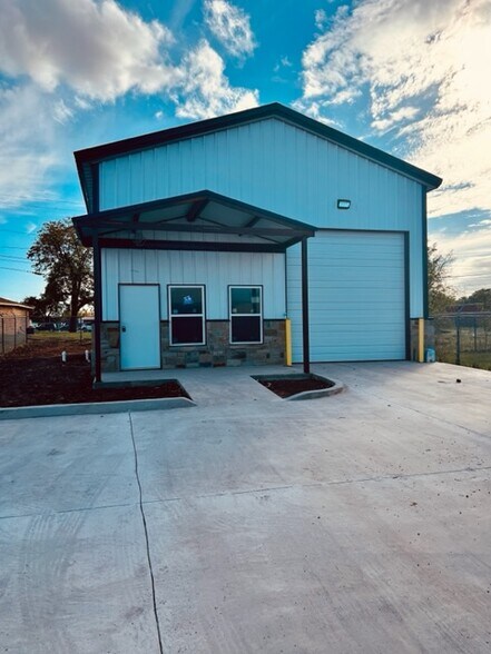 1433 30th, Wichita Falls, TX à louer - Photo de l’immeuble – Image 1 sur 5