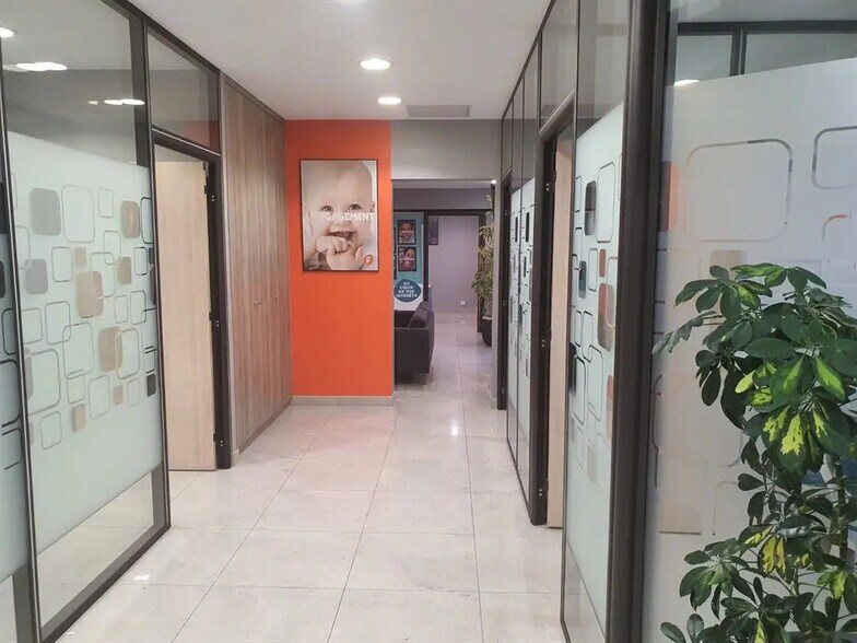 Local commercial dans Villejuif à vendre - Photo de l’immeuble – Image 3 sur 4