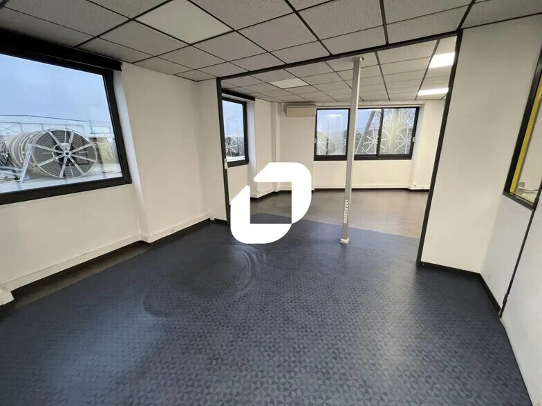 Bureau dans Lens à louer - Photo de l’immeuble – Image 2 sur 13