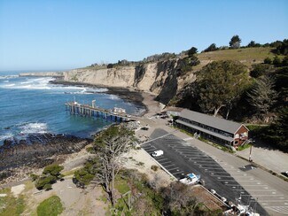 Plus de détails pour 810 Port Road, Point Arena, CA - Local commercial à vendre